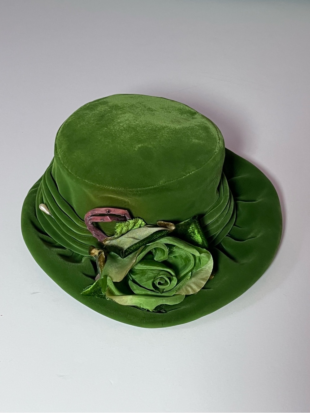 TRUE VINTAGE 1960s Chartreuse Green Velvet Mod Rose Hat Millinery